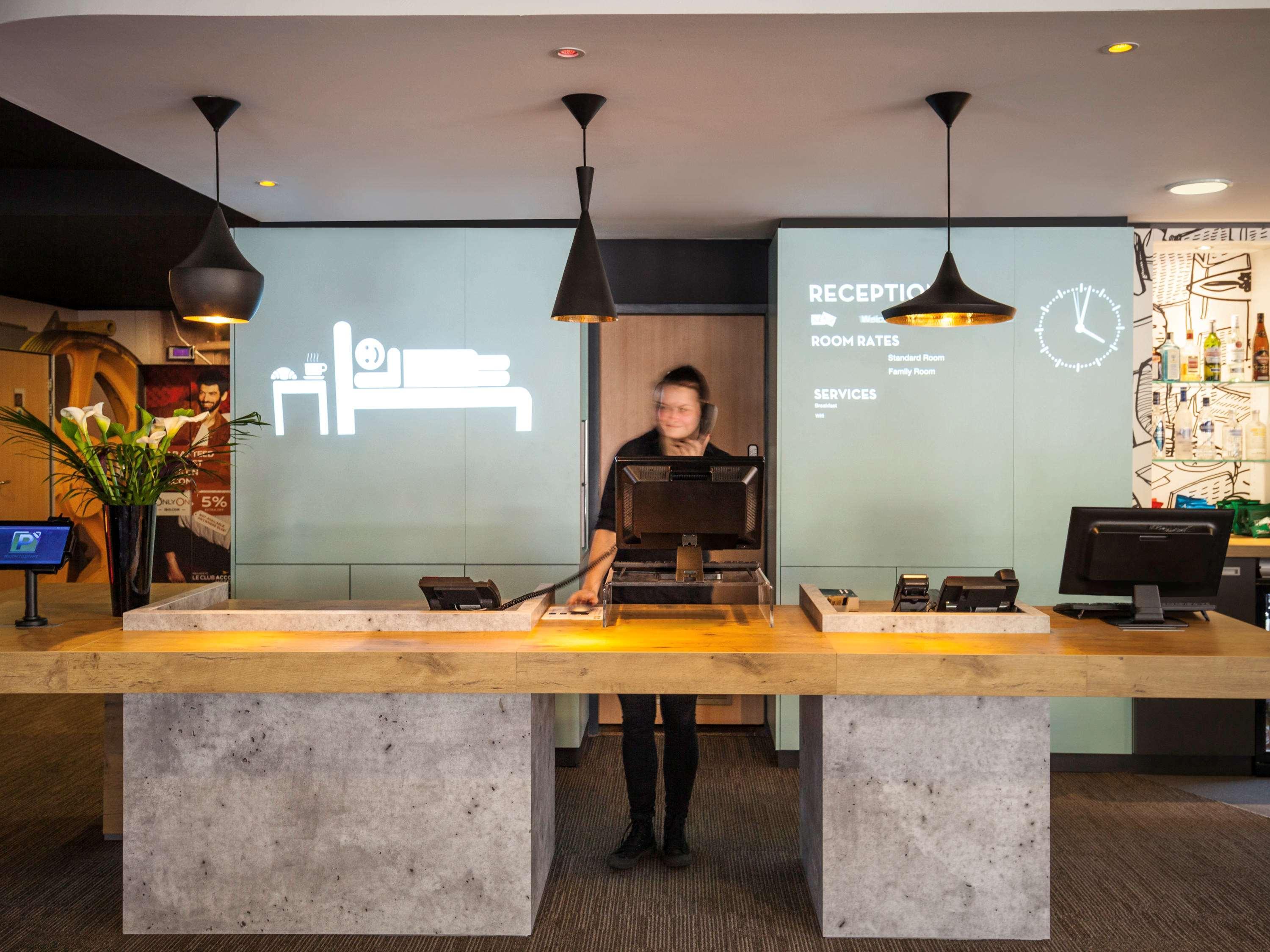 Ibis London Barking Hotel Barking  Exterior photo